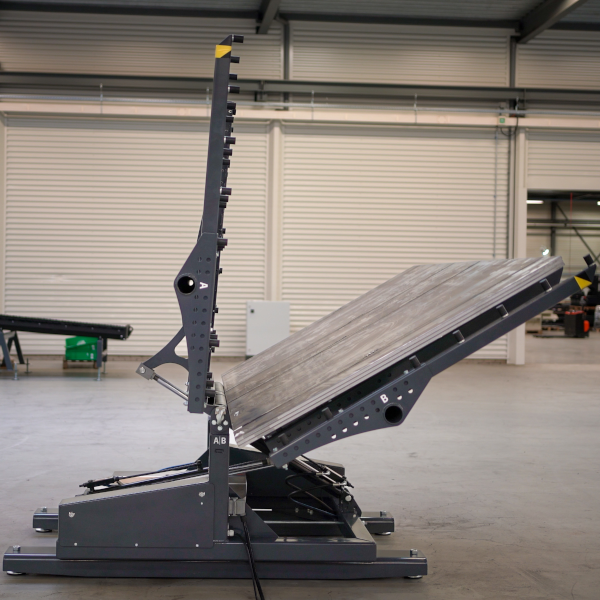 EasyFlipper supporting a steel plate during turning