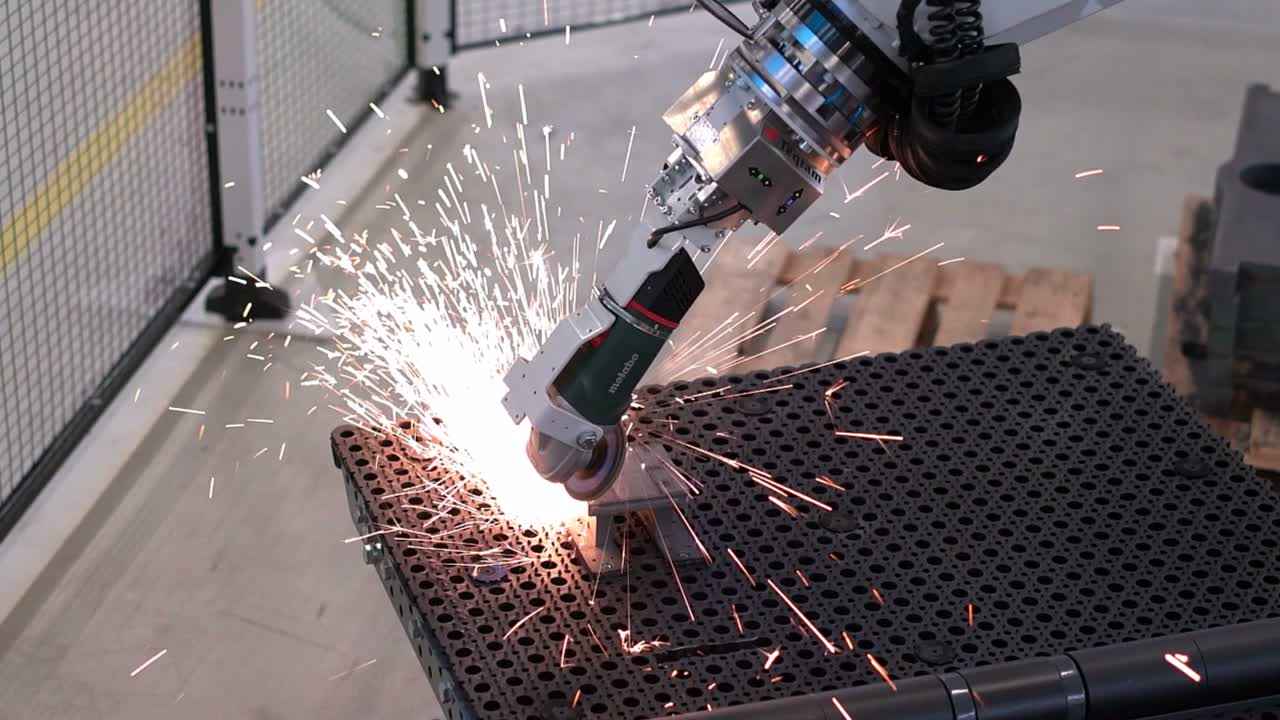 Automatisiertes Schleifen und Verputzen