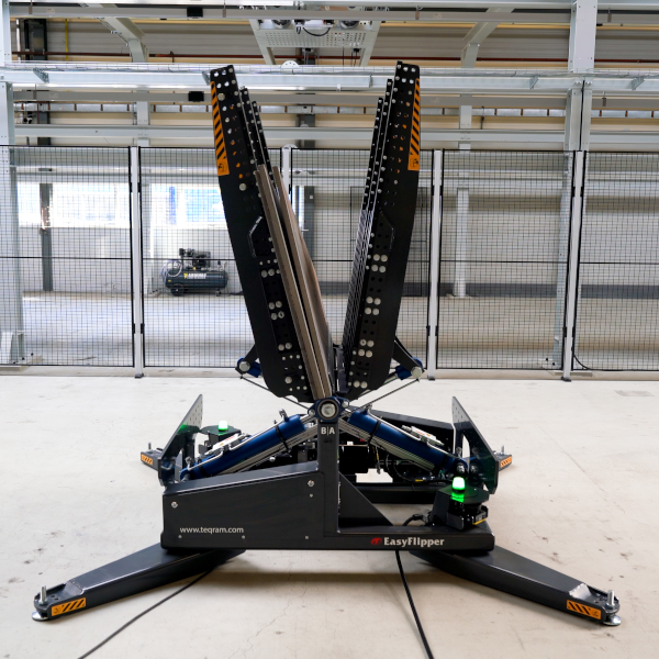 EasyFlipper turning a stack of steel plates